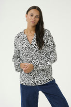 Load image into Gallery viewer, Kaffe Kamathide Blouse
