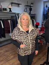Load image into Gallery viewer, Esqualo Reversible Gilet Hooded
