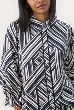 Load image into Gallery viewer, Outlet Part Two Nevine Shirt
