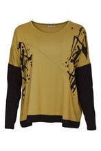 Load image into Gallery viewer, Naya Print Top with Front Angle Seam Avocado &amp; Black
