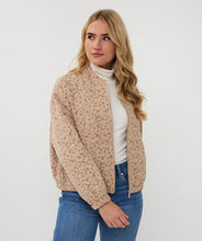 Load image into Gallery viewer, Esqualo Flower Embossed Jacket
