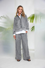 Load image into Gallery viewer, Naya Washed Tencel Jacket Button Closing
