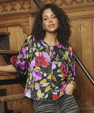 Load image into Gallery viewer, Esqualo Print Blouse - Jacket
