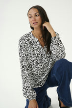 Load image into Gallery viewer, Kaffe Kamathide Blouse
