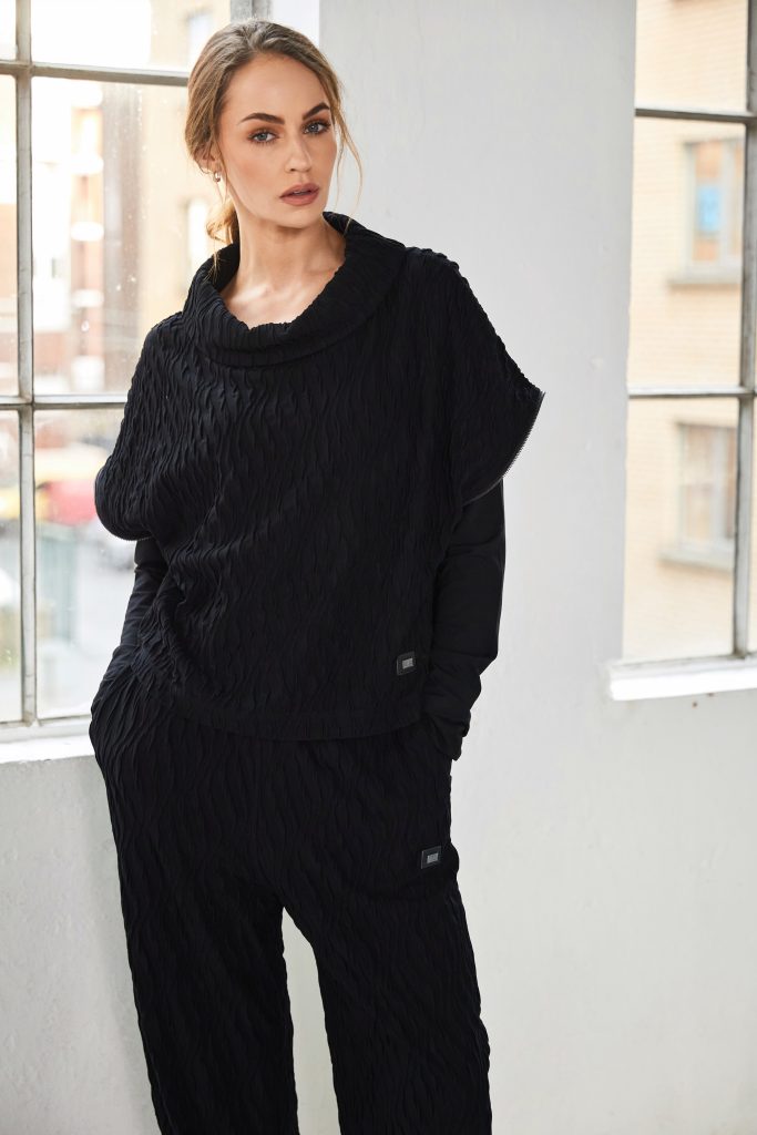 Naya Embossed Knit Top with Collar & Side Zip Detail
