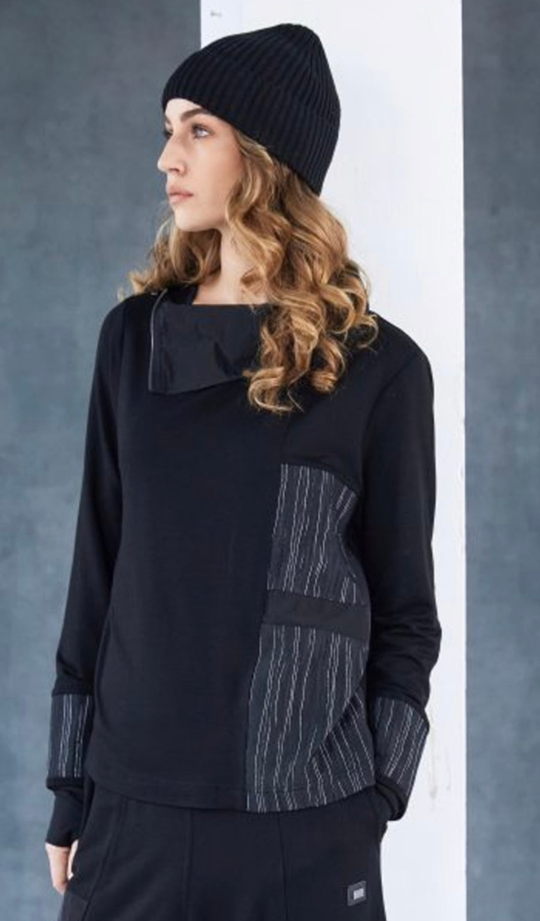 Naya Contrast  Zip Collar Top