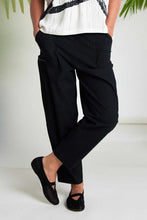 Load image into Gallery viewer, Naya Patch Pocket Pants Black
