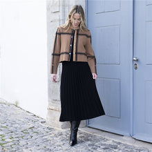 Load image into Gallery viewer, Marble Black Pleated Knit Skirt
