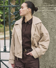Load image into Gallery viewer, Esqualo Short Trench with Hood
