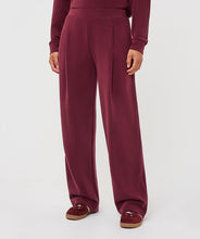 Load image into Gallery viewer, Esqualo Modal Pull Up Pleat Pant Merlot
