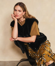 Load image into Gallery viewer, Esqualo Faux Fur Gilet

