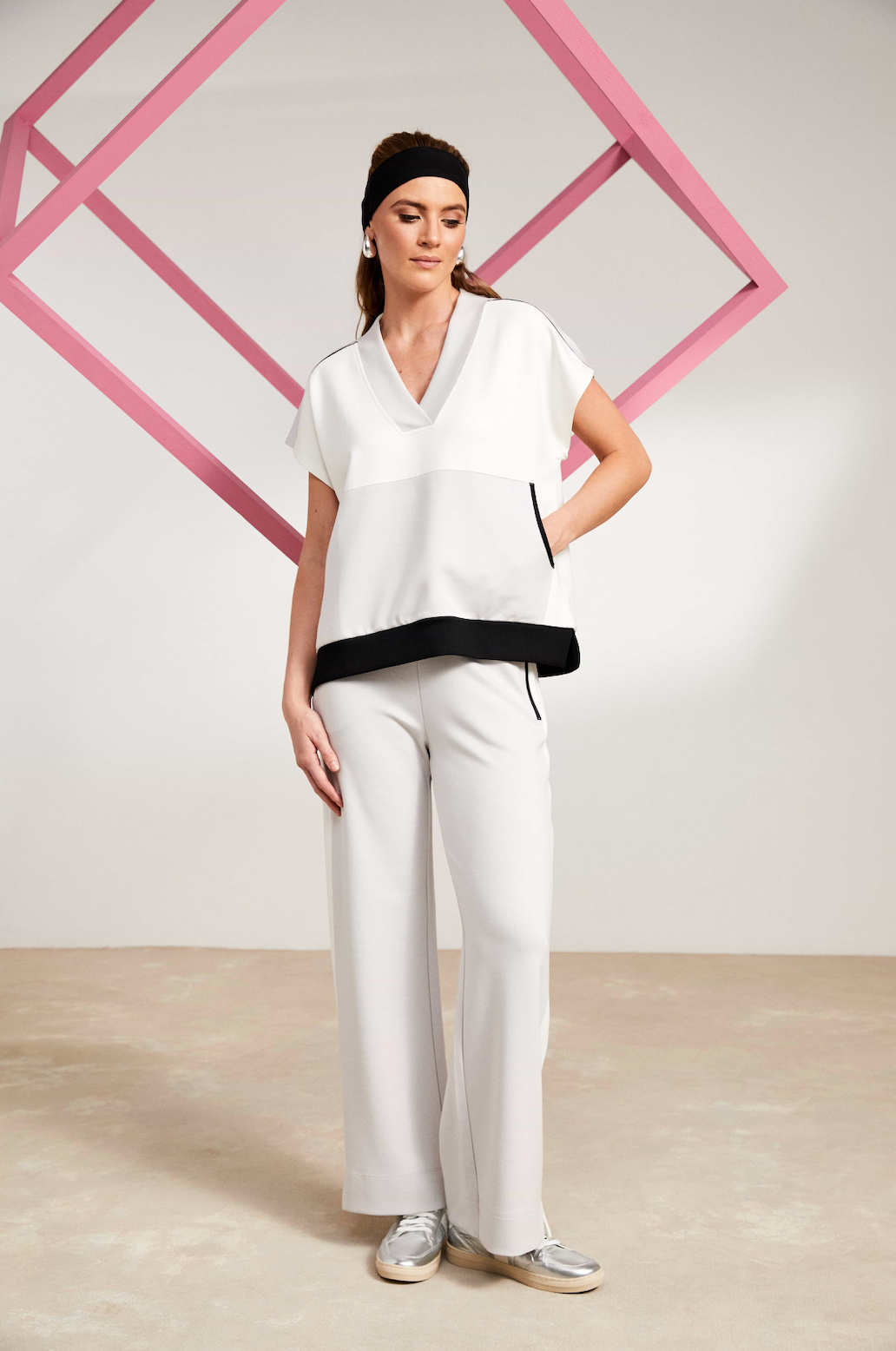 SS24 Naya Contrast Zip Top