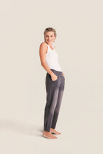 Load image into Gallery viewer, Stehmann Rachell3-700W Grey Denim
